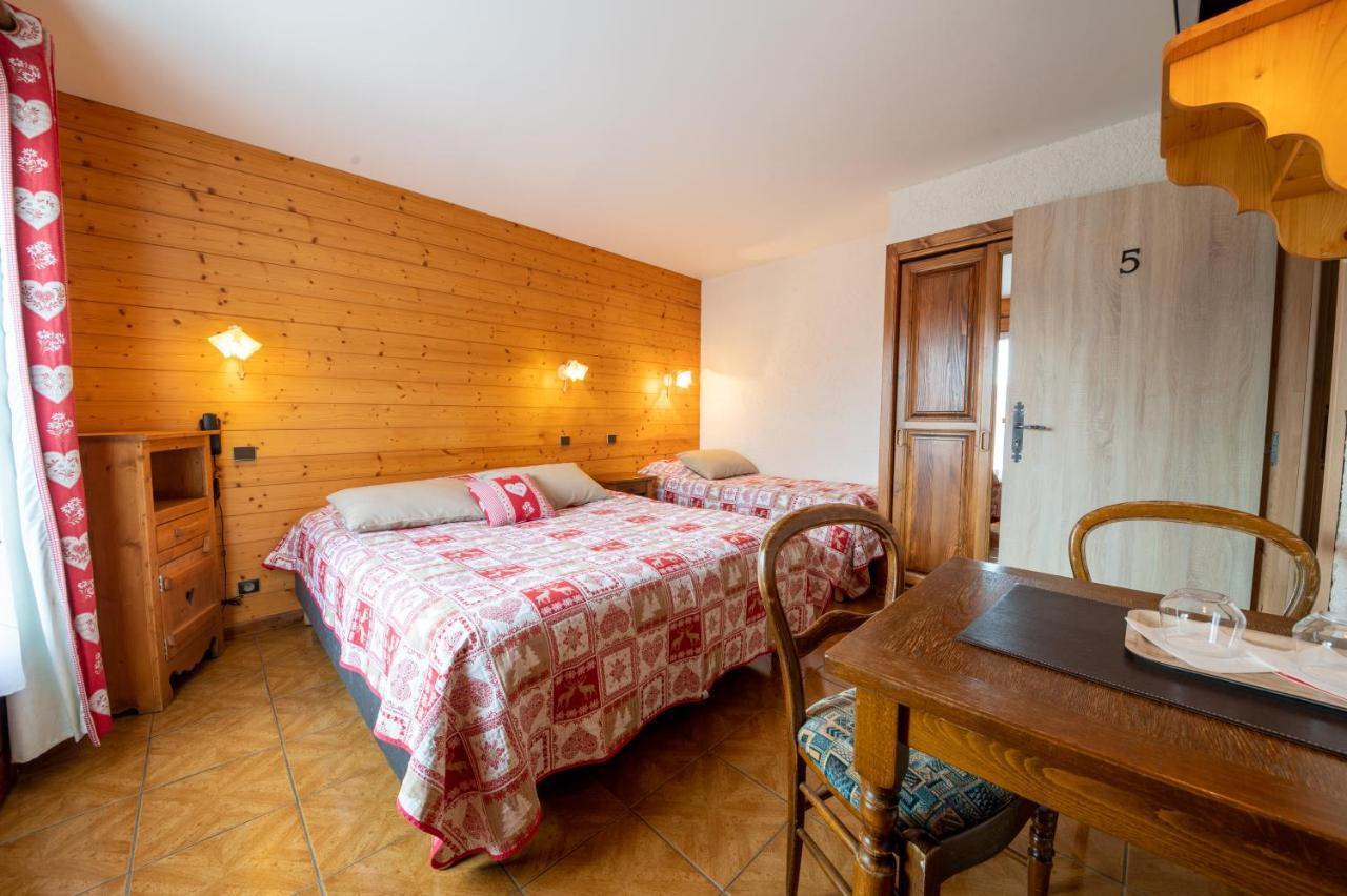La Vieille Ferme Hotell Manigod Eksteriør bilde